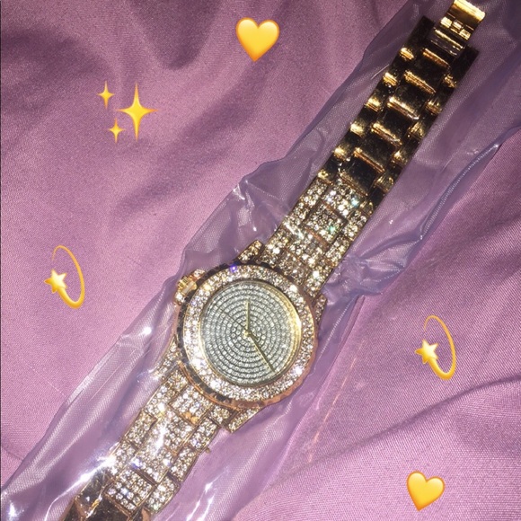 Accessories - iced out watch 🤩